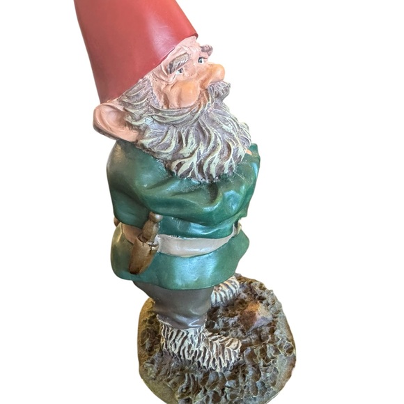 Garden Gnome Dave with Folded Arms - Picture 5 of 10